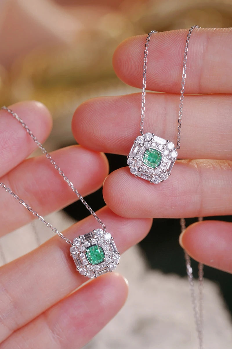 Étreinte des Deux Mondes™ Necklace