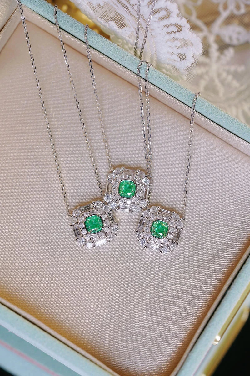 Étreinte des Deux Mondes™ Necklace